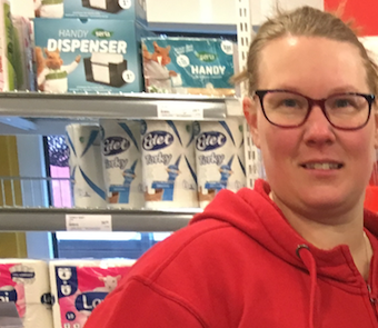 Reidun, Kevin og Ann-Helen ønsker deg velkommen på butikken.